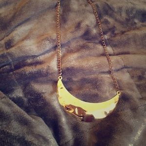 Arch gold necklace